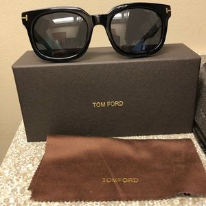 new in box black Tom Ford classes sunglasses